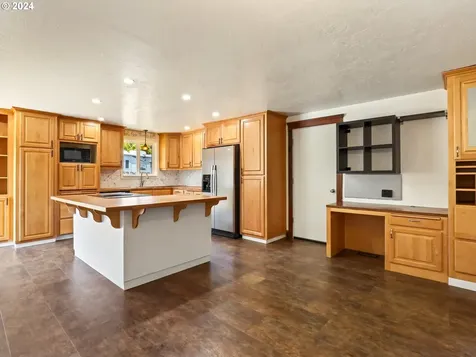 745 Se 17th Street Troutdale OR 97060