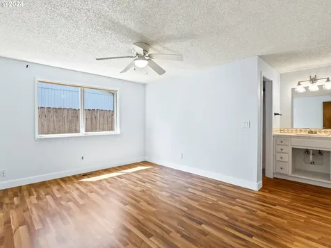 745 Se 17th Street Troutdale OR 97060
