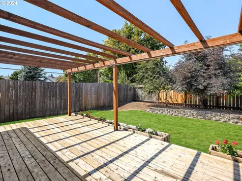 745 Se 17th Street Troutdale OR 97060