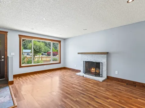 745 Se 17th Street Troutdale OR 97060