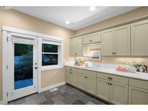 4855 Nw Keenan Place Portland OR 97229