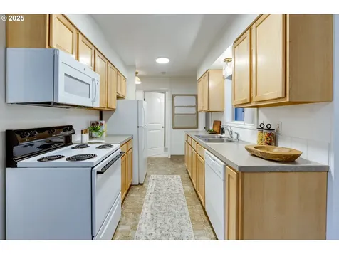 11234 SW 63rd Avenue Portland OR 97219