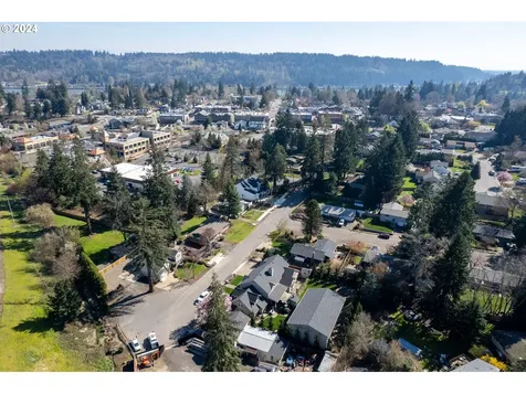 2011 13th Street West Linn OR 97068