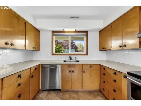 4921 Nw Cherry Street Vancouver WA 98663