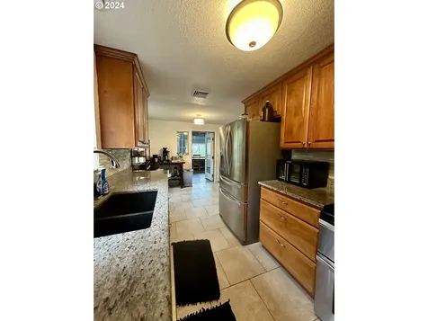 1257 SE Washington Avenue Roseburg OR 97470