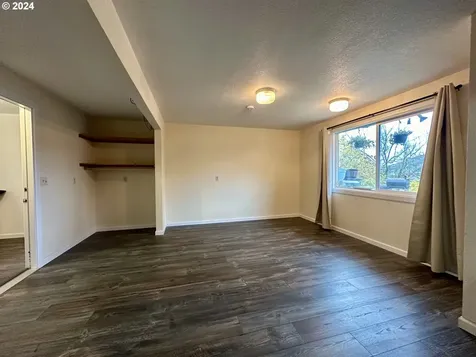 1257 SE Washington Avenue Roseburg OR 97470