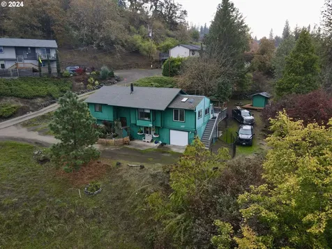 1257 SE Washington Avenue Roseburg OR 97470