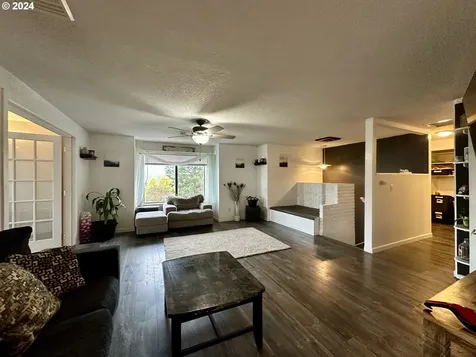 1257 SE Washington Avenue Roseburg OR 97470
