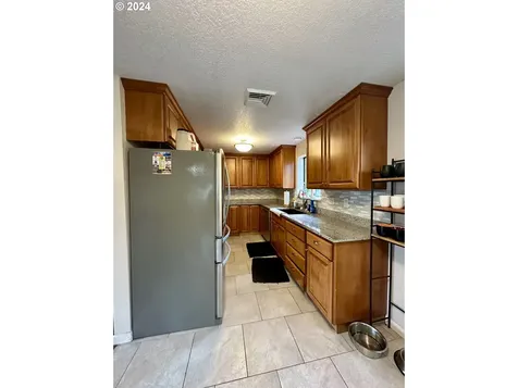 1257 SE Washington Avenue Roseburg OR 97470