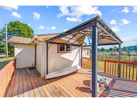 165 S 14th Street Lakeside OR 97449