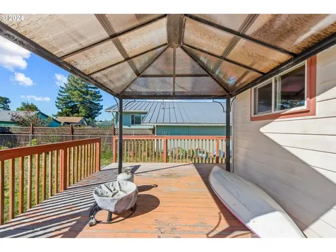 165 S 14th Street Lakeside OR 97449