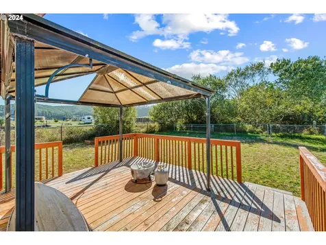 165 S 14th Street Lakeside OR 97449