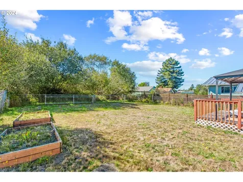 165 S 14th Street Lakeside OR 97449