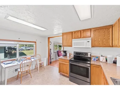 165 S 14th Street Lakeside OR 97449