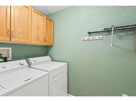 398 Dellwood Drive Eugene OR 97405