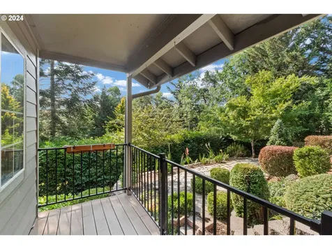398 Dellwood Drive Eugene OR 97405