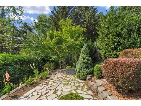 398 Dellwood Drive Eugene OR 97405