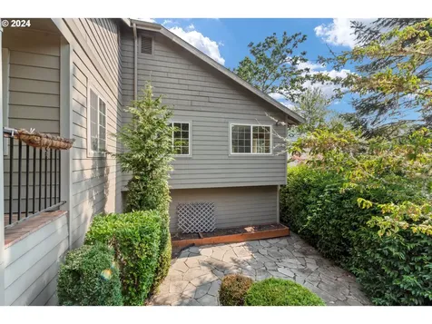 398 Dellwood Drive Eugene OR 97405