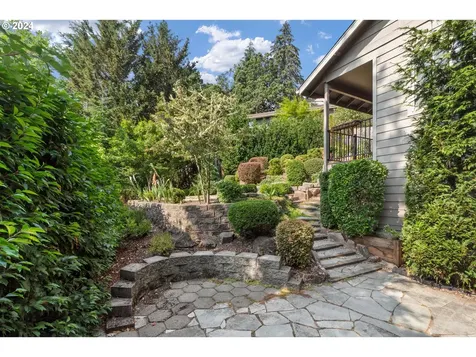398 Dellwood Drive Eugene OR 97405