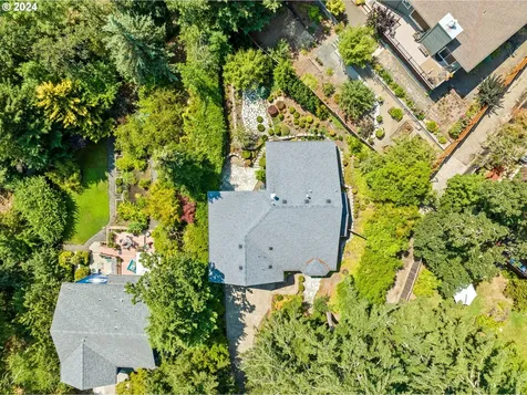 398 Dellwood Drive Eugene OR 97405