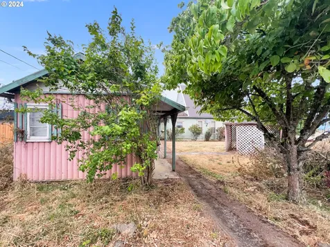 812 Willow Street Myrtle Point OR 97458