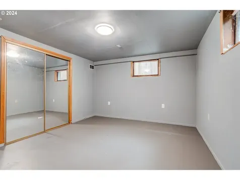 2205 Ne 42nd Avenue Portland OR 97213