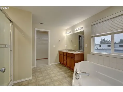 7703 Ne 92nd Avenue Vancouver WA 98662