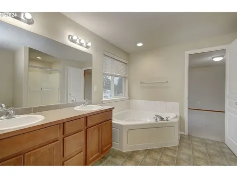 7703 Ne 92nd Avenue Vancouver WA 98662