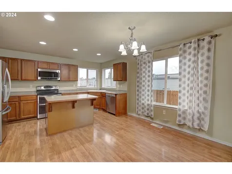 7703 Ne 92nd Avenue Vancouver WA 98662