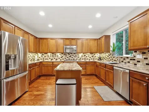 226 NE 72nd Place Hillsboro OR 97124