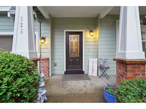 226 NE 72nd Place Hillsboro OR 97124