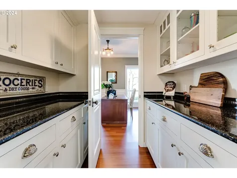 85154 S Willamette Street Eugene OR 97405