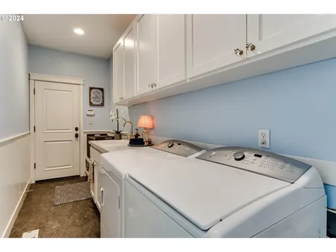 85154 S Willamette Street Eugene OR 97405