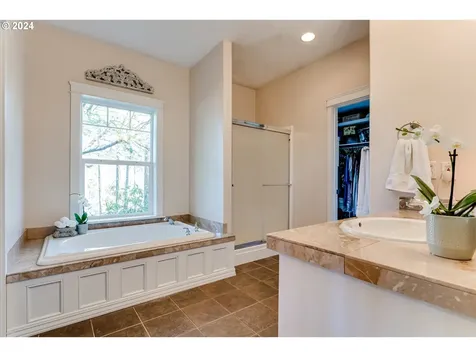 85154 S Willamette Street Eugene OR 97405