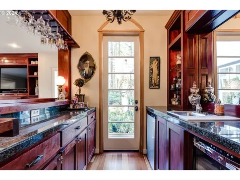85154 S Willamette Street Eugene OR 97405