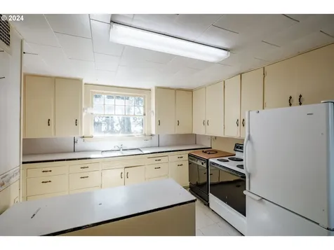 5805 N Pacific Highway Rickreall OR 97371