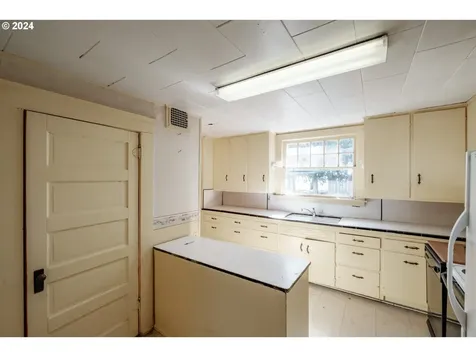 5805 N Pacific Highway Rickreall OR 97371