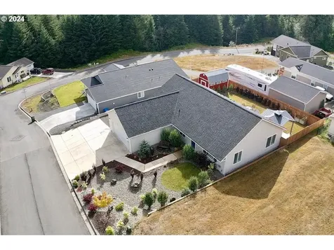 479 Providence Drive Reedsport OR 97467