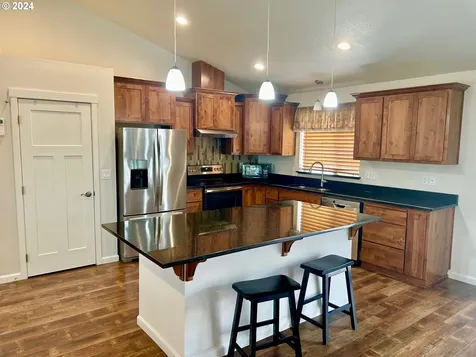 479 Providence Drive Reedsport OR 97467