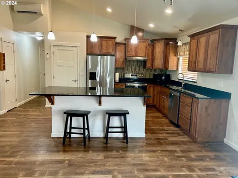 479 Providence Drive Reedsport OR 97467