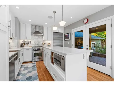 3611 Ne Peerless Place Portland OR 97232