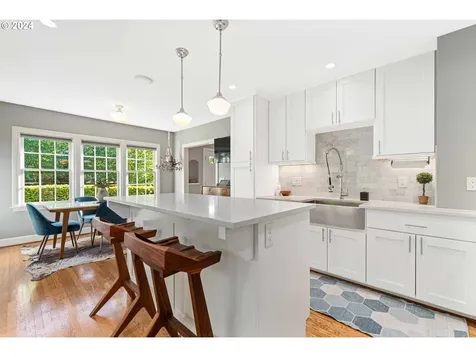 3611 Ne Peerless Place Portland OR 97232