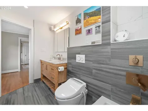 3611 Ne Peerless Place Portland OR 97232