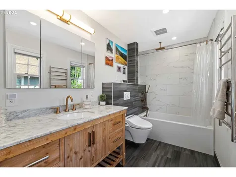 3611 Ne Peerless Place Portland OR 97232