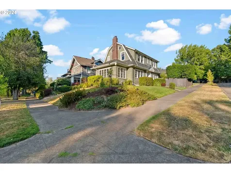 3611 Ne Peerless Place Portland OR 97232