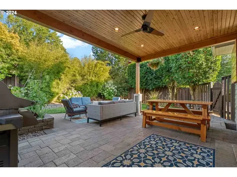 3611 Ne Peerless Place Portland OR 97232