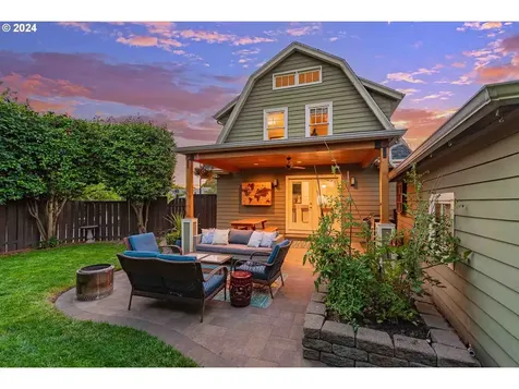 3611 Ne Peerless Place Portland OR 97232