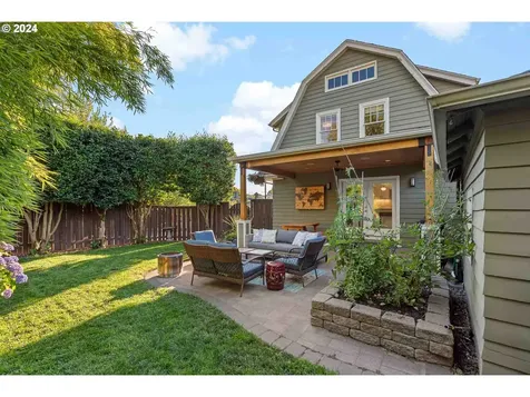 3611 Ne Peerless Place Portland OR 97232