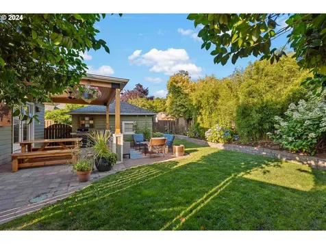 3611 Ne Peerless Place Portland OR 97232