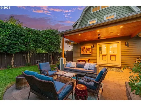 3611 Ne Peerless Place Portland OR 97232